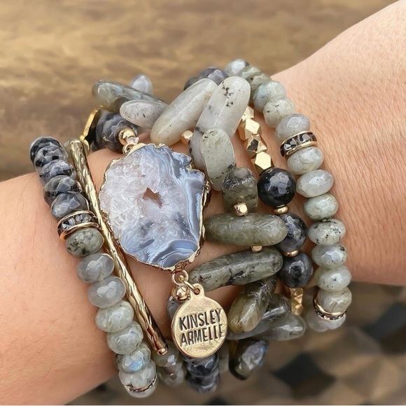 Kinsley Armelle SMOKY LARVIKITE and AGATE SLICES Bracelet - Picture 6 of 6